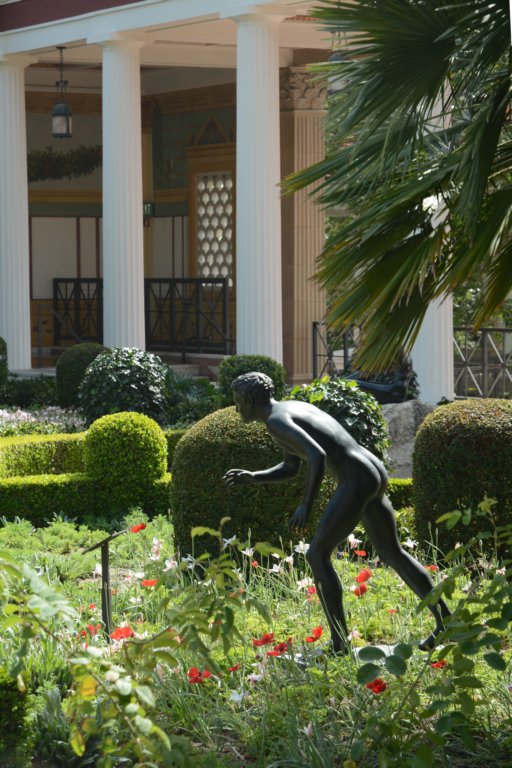 andbackinthecourtyard.jpg