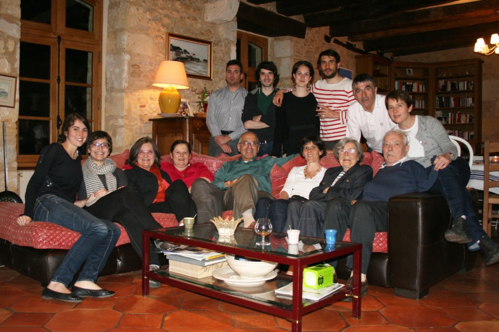 afterawonderfulfamilydinnerchezanneandfrancisincastelnaudthankstoclothiildeforthisphoto.jpg